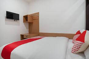 Super OYO 3209 Hegarbudhi Residence