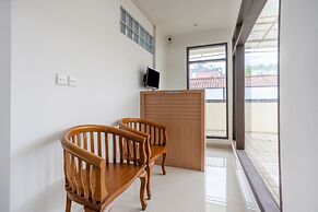 Super OYO 3209 Hegarbudhi Residence