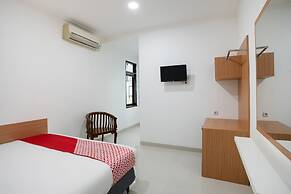 Super OYO 3209 Hegarbudhi Residence