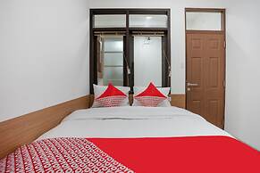 Super OYO 3209 Hegarbudhi Residence