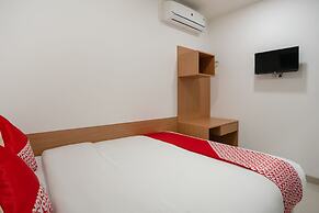 Super OYO 3209 Hegarbudhi Residence