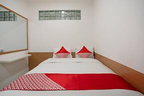 Super OYO 3209 Hegarbudhi Residence