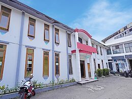 Super OYO 91350 Garden Hostel