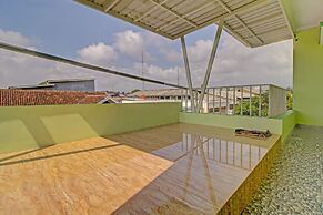 Super OYO 3774 Orchid 37 Syariah Guest House