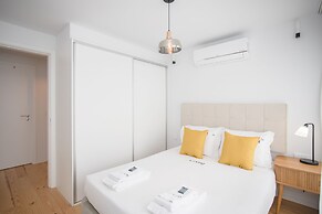 Liiiving - Modern & Glam Apartment J