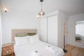Liiiving - Modern & Glam Apartment J