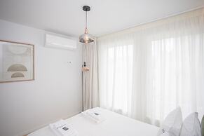 Liiiving - Modern & Glam Apartment J