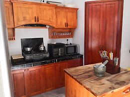 Village Pottery Garden Villa