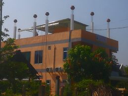 Village Pottery Garden Villa