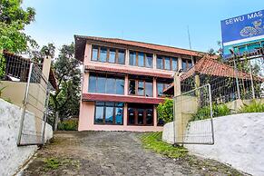 OYO 92329 Sewu Mas Hotel