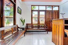 OYO 92329 Sewu Mas Hotel