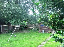 All Seasons Gatwick Guest House