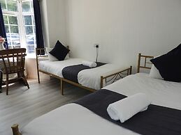 All Seasons Gatwick Guest House