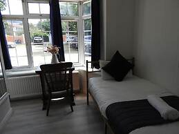 All Seasons Gatwick Guest House