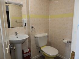 All Seasons Gatwick Guest House