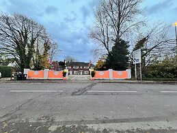 All Seasons Gatwick Guest House