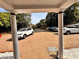 All Seasons Gatwick Guest House