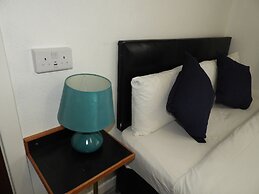 All Seasons Gatwick Guest House