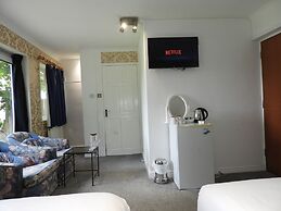 All Seasons Gatwick Guest House