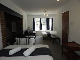 All Seasons Gatwick Guest House