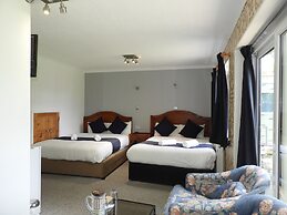 All Seasons Gatwick Guest House