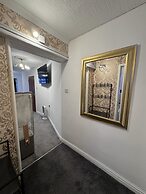 All Seasons Gatwick Guest House