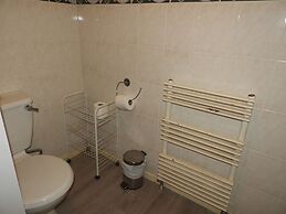 All Seasons Gatwick Guest House