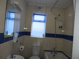 All Seasons Gatwick Guest House