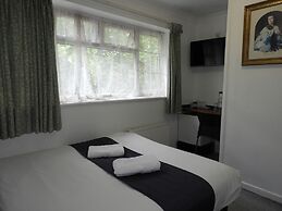 All Seasons Gatwick Guest House