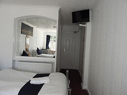 All Seasons Gatwick Guest House