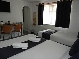 All Seasons Gatwick Guest House
