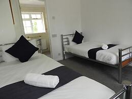 All Seasons Gatwick Guest House