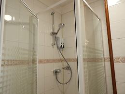 All Seasons Gatwick Guest House