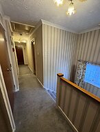 All Seasons Gatwick Guest House