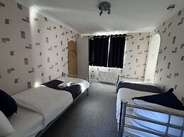 All Seasons Gatwick Guest House