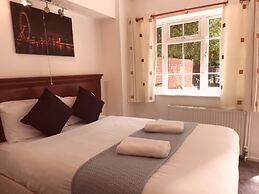 All Seasons Gatwick Guest House