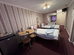 All Seasons Gatwick Guest House