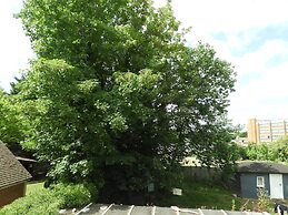 All Seasons Gatwick Guest House