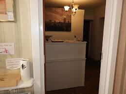 All Seasons Gatwick Guest House