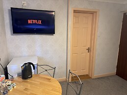 All Seasons Gatwick Guest House