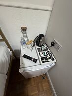 All Seasons Gatwick Guest House