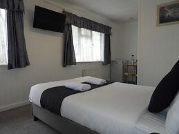 All Seasons Gatwick Guest House