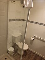 All Seasons Gatwick Guest House