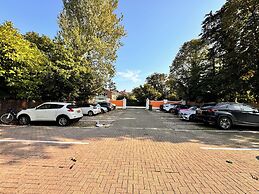 All Seasons Gatwick Guest House