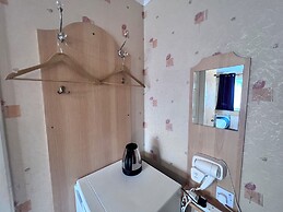 All Seasons Gatwick Guest House