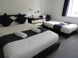 All Seasons Gatwick Guest House