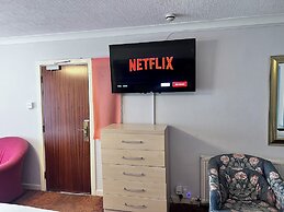 All Seasons Gatwick Guest House