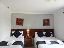 All Seasons Gatwick Guest House