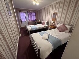 All Seasons Gatwick Guest House