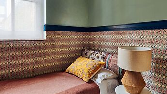Stylish Portobello Road 2 Bedroom Easy Access